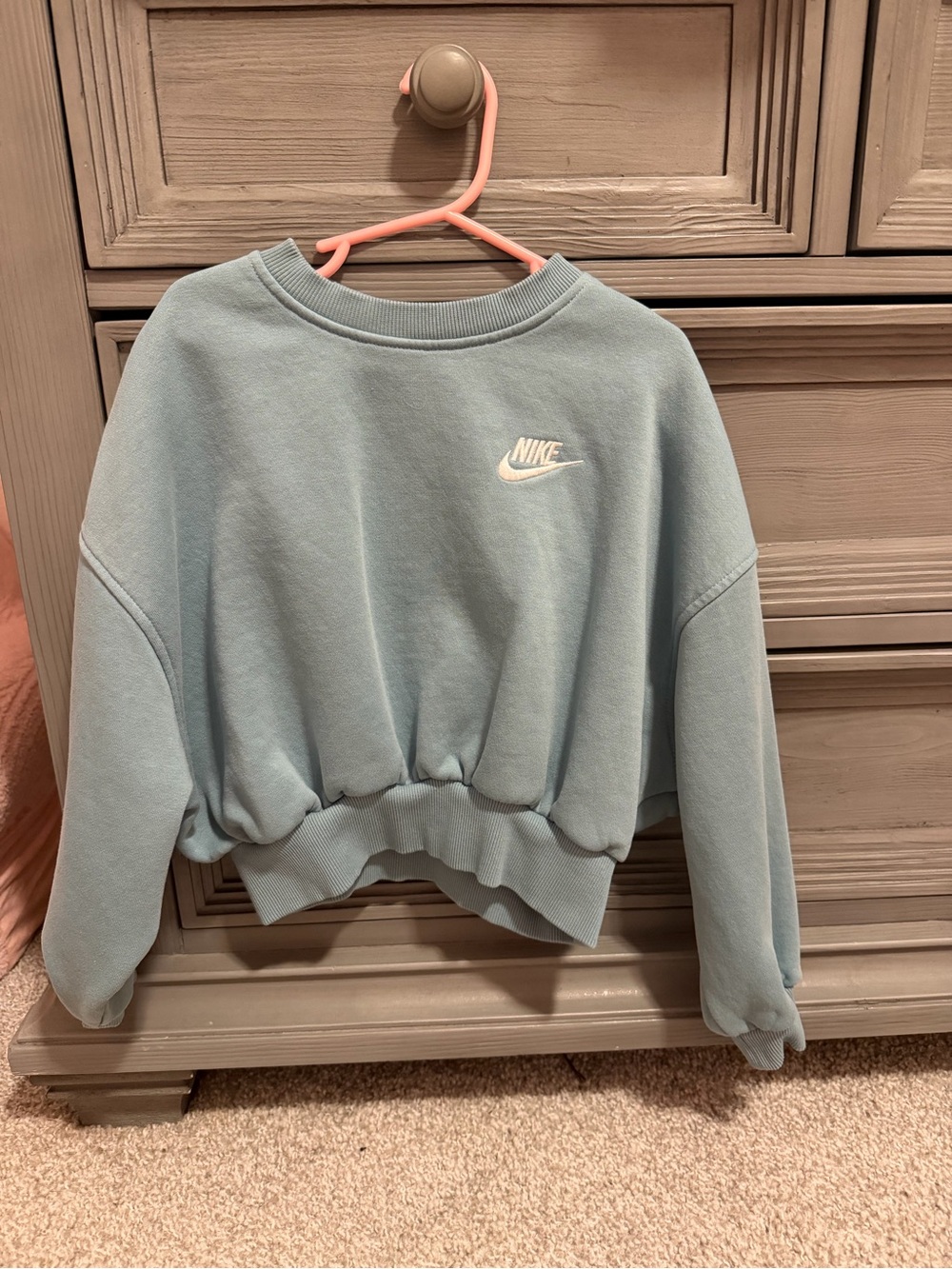 Nike girls's Cropped Crewneck Sweatshirt in Light Teal